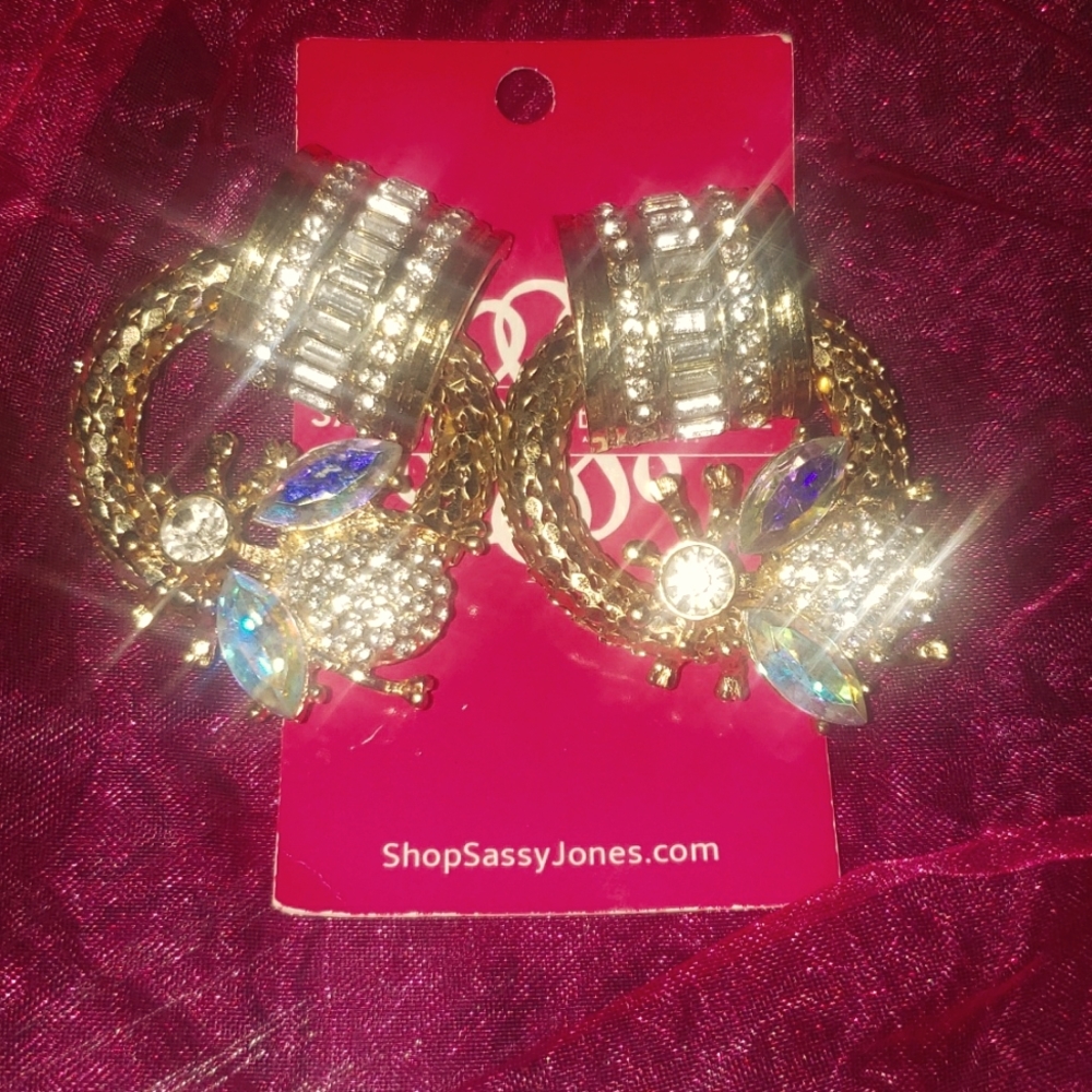 Sassy Jones Boutique Bee Large Stud Earrings